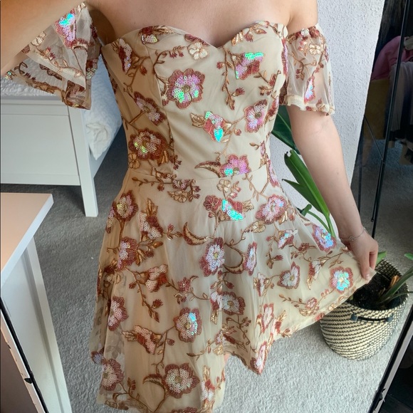 ♥️ Last One! {M} Off-the-Shoulder Sequin Dress - Picture 9 of 10